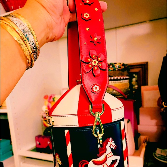 ❤️❤️SALE❤️❤️ Only few left Authentic Kate Spade Carousel Novelty Bag 🎠 - Picture 7 of 7